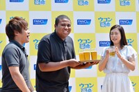 （左から）マテンロウ、椿鬼奴。