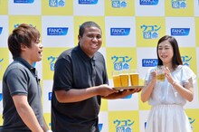 （左から）マテンロウ、椿鬼奴。