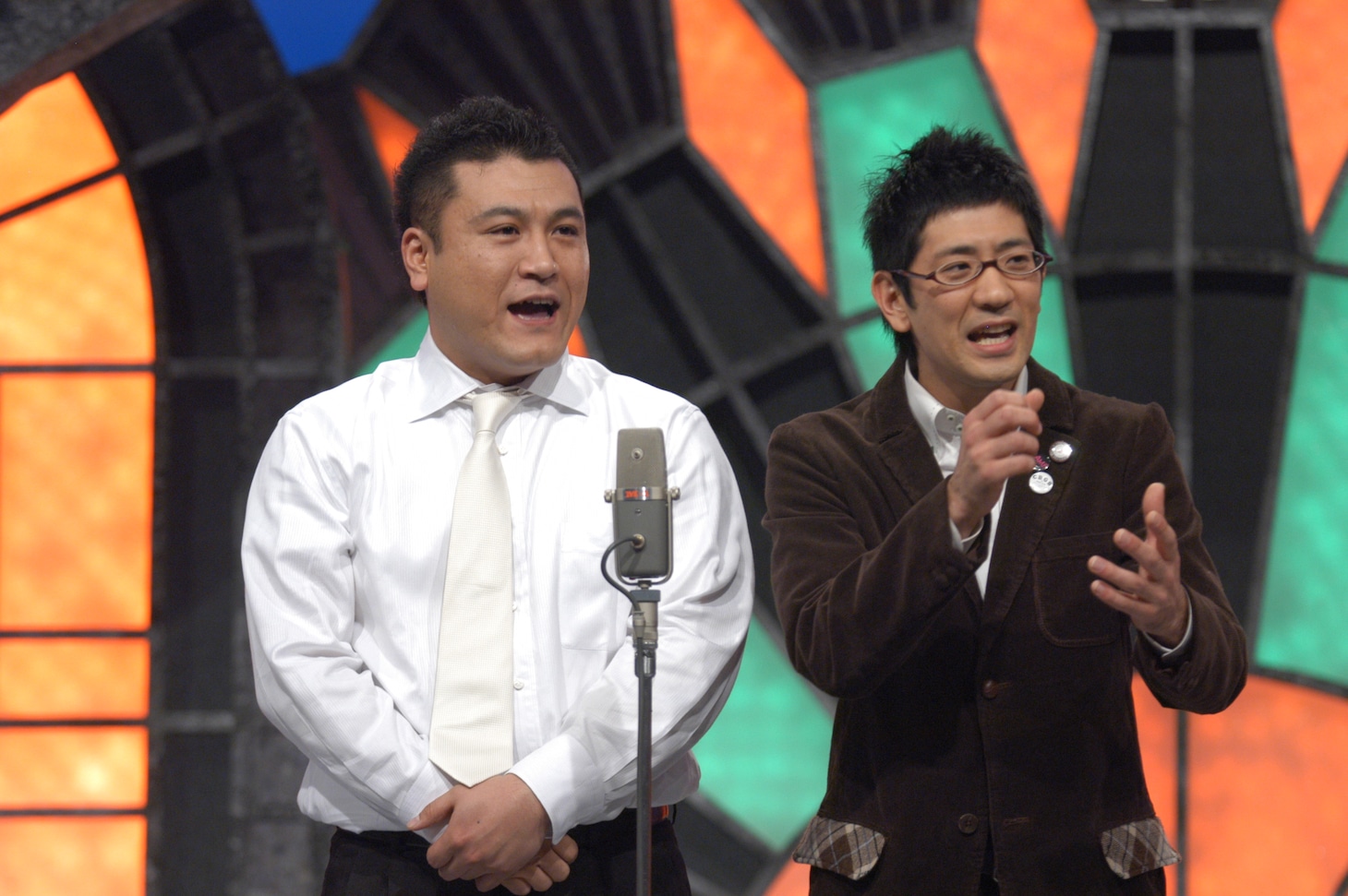 「M-1グランプリ」2004年優勝者のアンタッチャブル。(c)ABC
