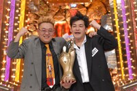「M-1グランプリ」2007年優勝者のサンドウィッチマン。(c)ABC