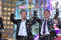 「M-1グランプリ」2010年優勝者の笑い飯。(c)ABC