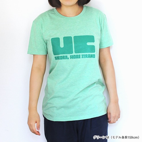 うしろシティ単独ライブ「それにしてもへんな花」Tシャツ（グリーン）着用イメージ。