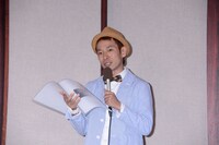 MCを務めたタケト。