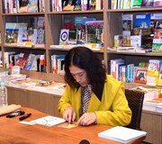 サイン会の様子。