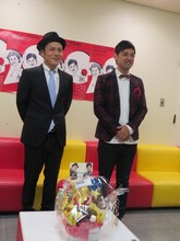 「シャンプーハットの漫才祭り～だいたい20周年～」記念会見を行ったシャンプーハット。