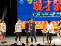 ズルをしようとして後輩のてつじに怒られる小堀。