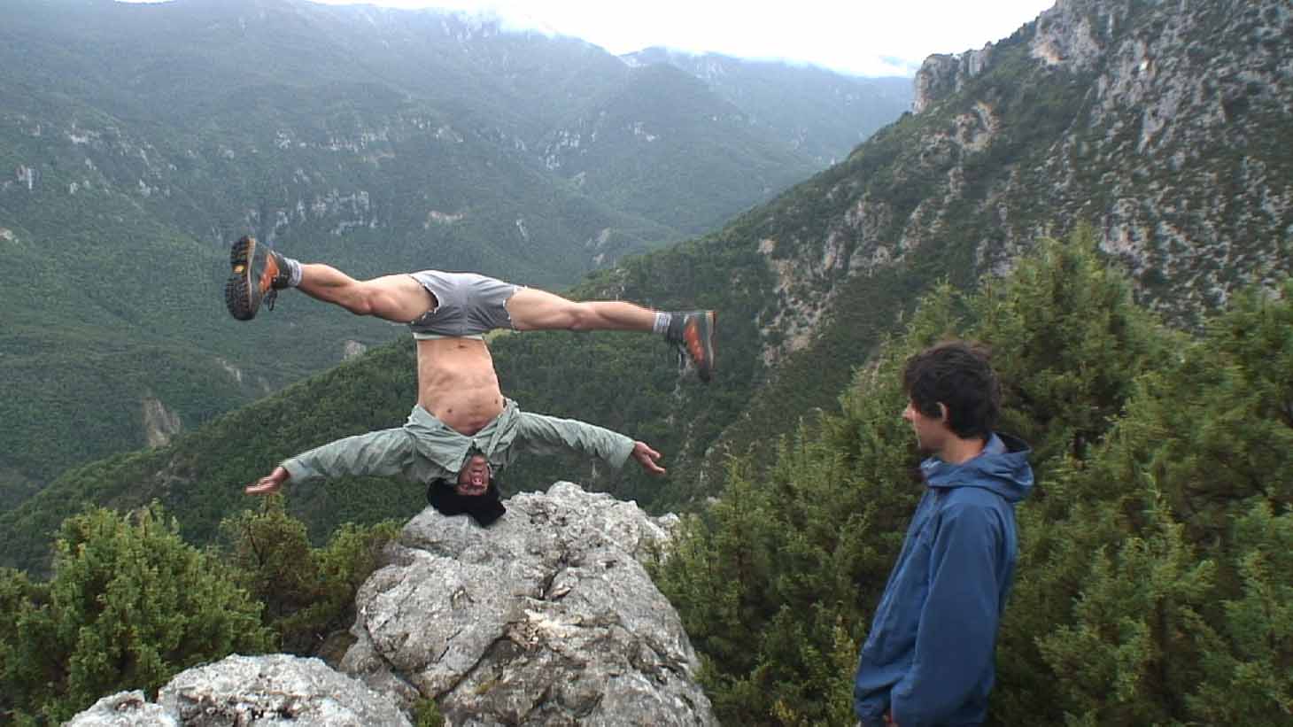 「危ないからヤメなさいっ！」のワンシーン。(c)テレビ東京