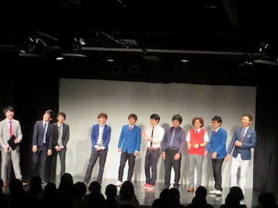 「東西ツッコミ芸人祭り（仮） in 大阪」エンディングの様子。