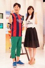 （左から）ペナルティ・ヒデ、久慈暁子。