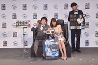 イベント後のフォトセッションの様子。