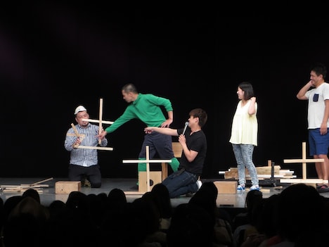 「土」ではなく「辻」を作ってしまった川島にロッシーは思わず「すごいな」と苦笑。