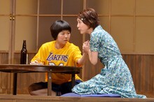 （左から）イモトアヤコ、竹内結子。