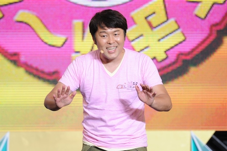 前説を務める、つぶやきシロー。(c)テレビ朝日