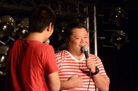 「ヒーハー！」を胸に詰まらせる小杉。