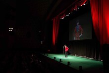 「キングコング西野亮廣独演会 in 日比谷公会堂」の様子。