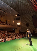 「キングコング西野亮廣独演会 in 日比谷公会堂」の様子。