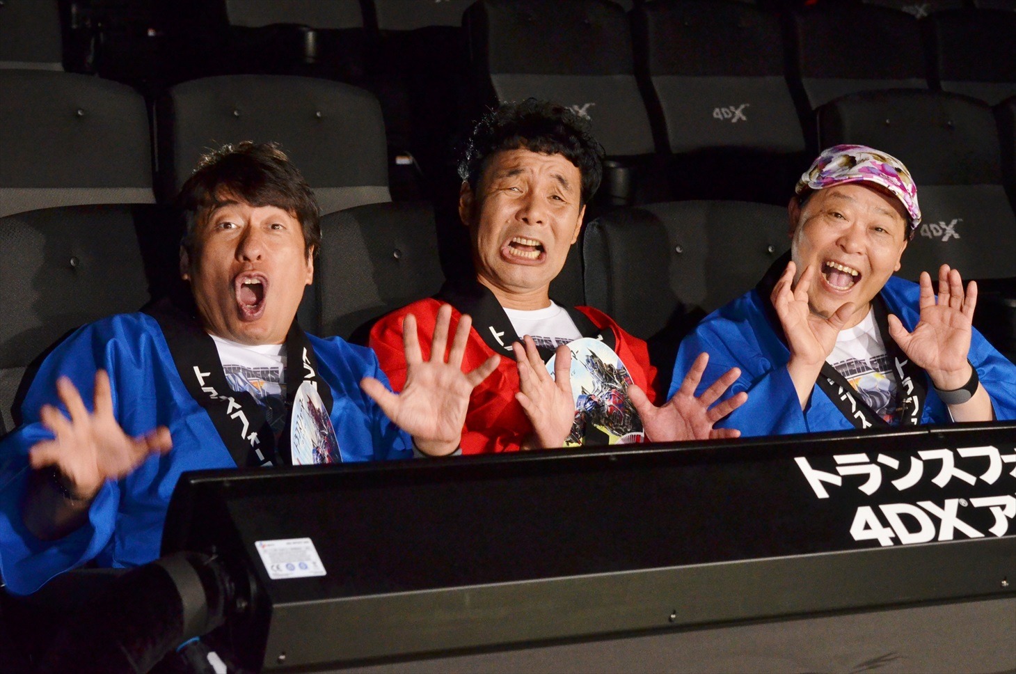 映画「トランスフォーマー／ロストエイジ」の4DX映像体感イベントに登場した、ダチョウ倶楽部。