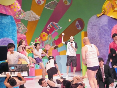 番組オープニングのうつけオールスターズ。