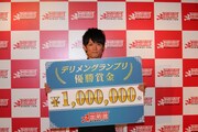 第2回「デリメングランプリ」で優勝した“いたくら店長”。