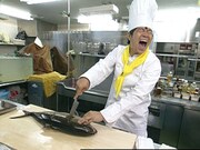 「リンカーンDVD 15」収録のワンシーン。 (c)2014 TBS ／吉本興業／ East West plus