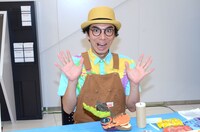 イベント開始前に意気込みを語った片桐仁。