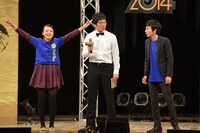 「全日本新人王決定戦」の蛙亭・岩倉（左）と浜口浜村・浜村（右）。