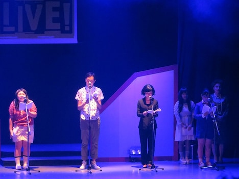 朗読劇「モノマネサスペンス劇場『無くなった髪飾り』の様子。