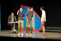 アンガールズとデルピエロ山口（左から2番目）。