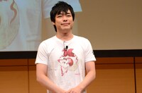 天狐のイラストTシャツを着用した麒麟・川島。