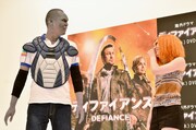 （左から）ニューロマンス・おにぎり、武田梨奈。