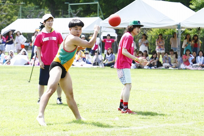 DVD「LAUGH SPORTS FES 2014 in CHIBA」本編の一場面。