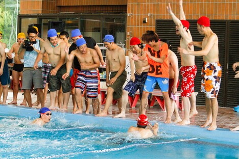 DVD「LAUGH SPORTS FES 2014 in CHIBA」特典映像の一場面。