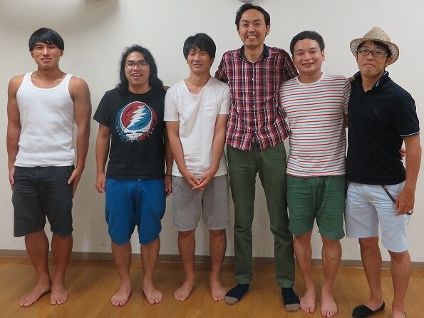 「『田中が考え中』第3幕」のオードリー春日、ロッチ中岡、キングオブコメディ高橋、アンガールズ田中、鬼ヶ島・アイアム野田、ドランクドラゴン鈴木（左から）。