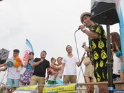 探してきた水着美女の彼氏に「LINE聞いてもいいですか？」と聞く入江。