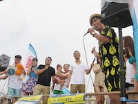 探してきた水着美女の彼氏に「LINE聞いてもいいですか？」と聞く入江。