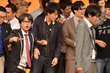 決勝進出が決まった直後の磁石（手前）。