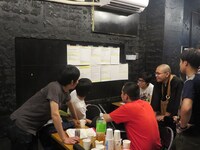 「K-PRO一日10公演耐久LIVE」のスケジュールにビックリする芸人たち。