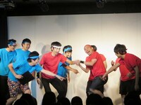 ジグザグジギーの「なにこの握力」ダンスで歩数計のカウントを稼ぐ三福＆塚本。