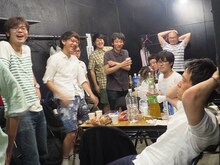 「トッパレ」優勝についてしきりに「優勝する気はなかったんだけど」と言うスパローズ森田（左）。