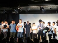 くじ引きの瞬間。