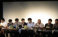 皆が食べてる間もトークに躍起のウエストランド井口。