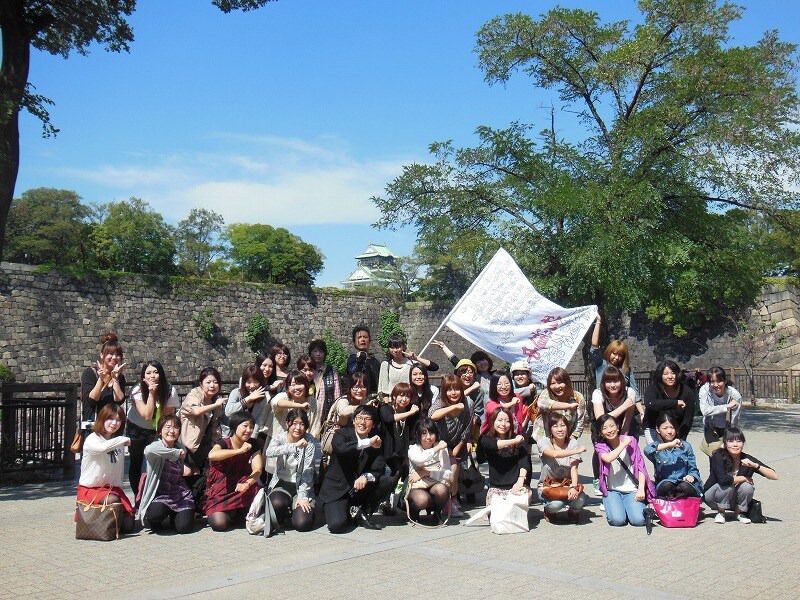 2013年に開催された「武将様と行く摩訶不思議珍道中！」の集合写真。