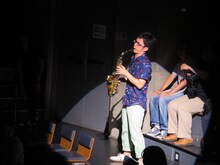 西村ヒロチョのサックス生演奏に、ライセンス井本からは「うるさい！」とツッコミが。