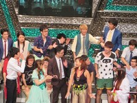 しゃべりの長い後輩に騒然となる舞台。