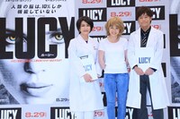 米映画「LUCY／ルーシー」の公開直前イベントに出演した陣内智則（右）と、AKB48の川栄李奈（中央）、脳科学者の中野信子（左）。(c)2014 Universal Pictures