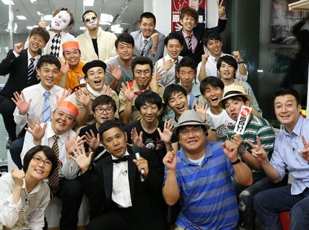 先日配信された「第1回本当は面白い芸人決定戦」の出演者たち。(c)フジテレビ