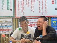 「プロレスファンあるある」「アメリカンプロレスあるある」を歌うRGと、やたらとRGを褒めるHG。