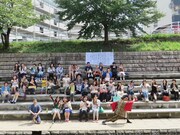 ゴエ爺が襲われる前、昼食時の楽しい記念撮影。