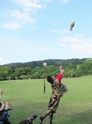 おふうの飛ぶところを見せる武将様。