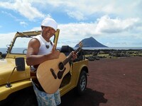 「山口智充芸能生活20周年 空とギターとぐっさんと～島の数だけ唄になる～」(c)関西テレビ